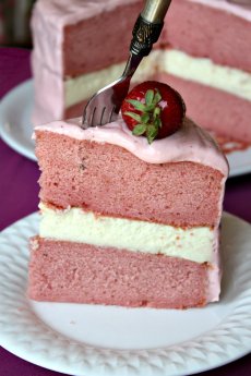 Strawberry Cheesecake Cake