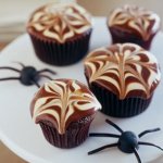 Creepy Crawler Halloween Cupcakes