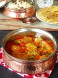 Aloo Kofta/Potato Dumplings in Yogurt Sauce