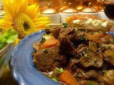 Boeuf En Daube - Classic French Beef Burgundy Stew (Bourguignon)