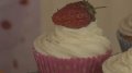 Strawberry and white chocolate cupcakes ...