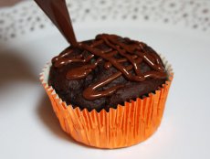 Super Moist Low Fat Chocolate Cupcakes with Chocolate Glaze