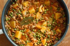 Ground Turkey with Potatoes and Spring Peas