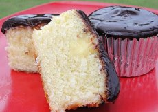 Boston Cream to Go Cupcakes