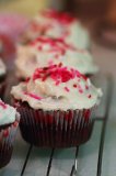 Easy One-Bowl Milk Chocolate Fudge Cupcakes