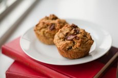 Low-Fat Banana Oatmeal Chocolate Chip Muffins