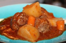Burgundy Meatball Stew