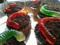 Easy Halloween Worm Cupcakes