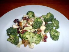 Broccoli Salad With Bacon and Craisins