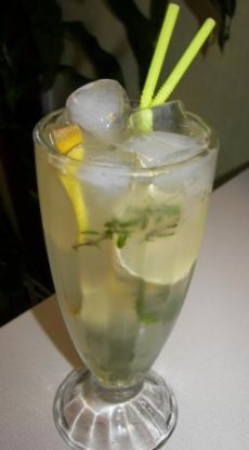 Vodka-Thyme Lemonade