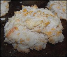 The Lady's Cheese Biscuits & Garlic Butter - Paula Deen