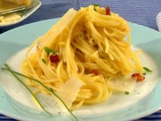Rezept: Spaghetti Carbonara -- italienische Pasta mit leckerem Speck