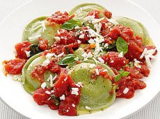 Fast & Easy Recipe For Spinach Ravioli With Tomato Sauce