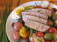 Classic Recipe For Seared Tuna Nicoise Salad
