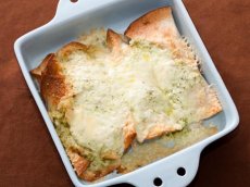 Enchiladas with Green Sauce and Cheese