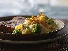Cheesy Broccoli Mashed Potatoes