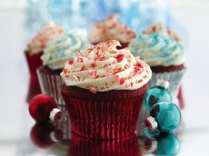 Red Velvet Cupcakes with Cream Cheese Filling and Frosting